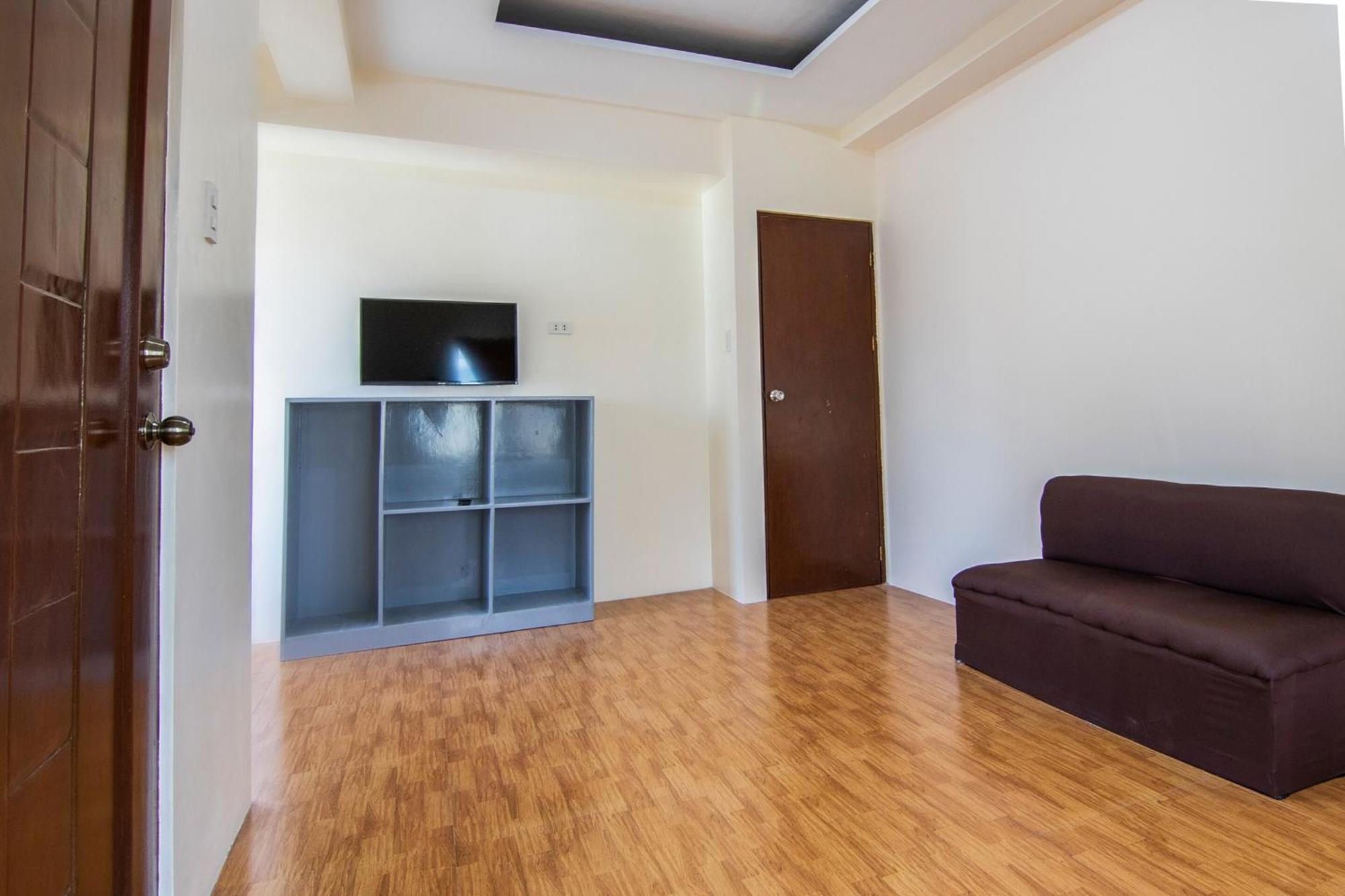 Oyo 431 Apollo 11 Apartelle Pasay Exteriör bild