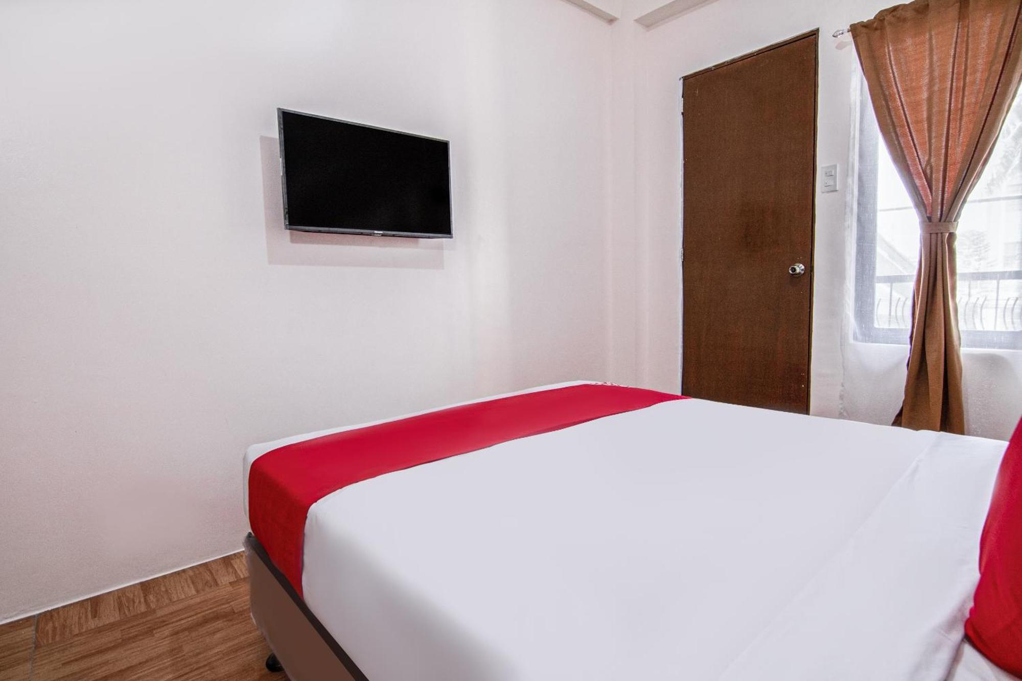 Oyo 431 Apollo 11 Apartelle Pasay Exteriör bild