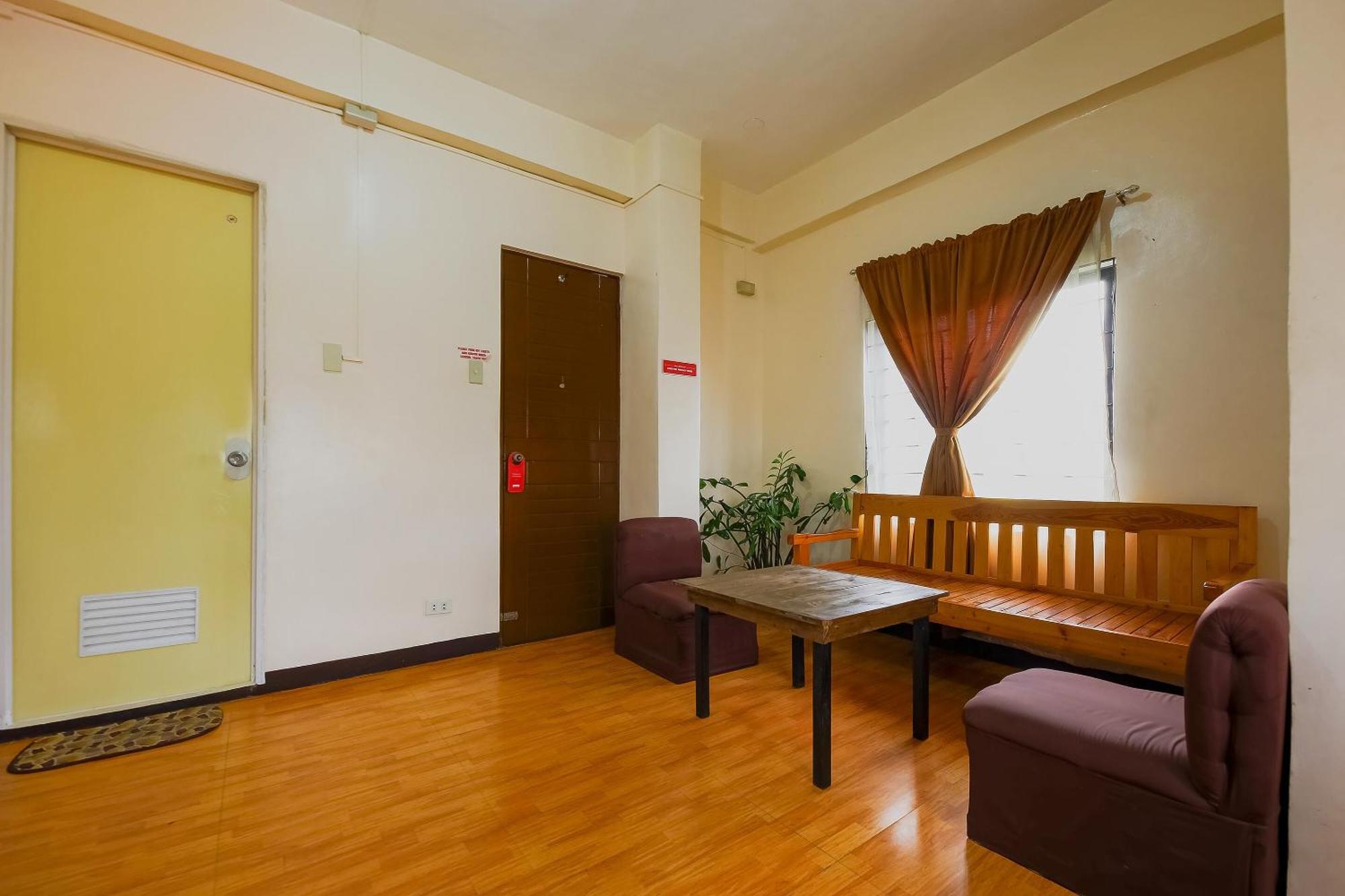 Oyo 431 Apollo 11 Apartelle Pasay Exteriör bild