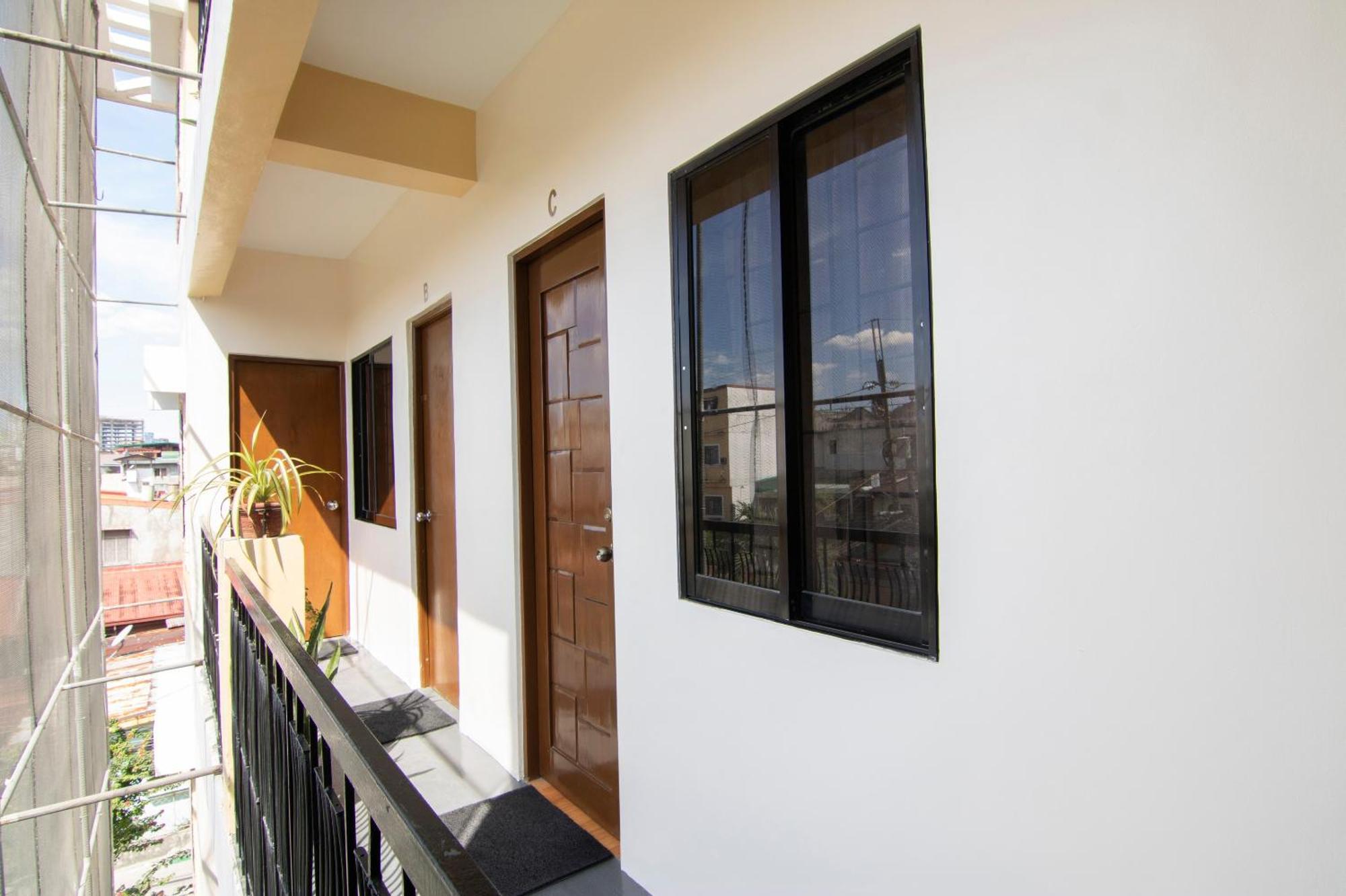 Oyo 431 Apollo 11 Apartelle Pasay Exteriör bild