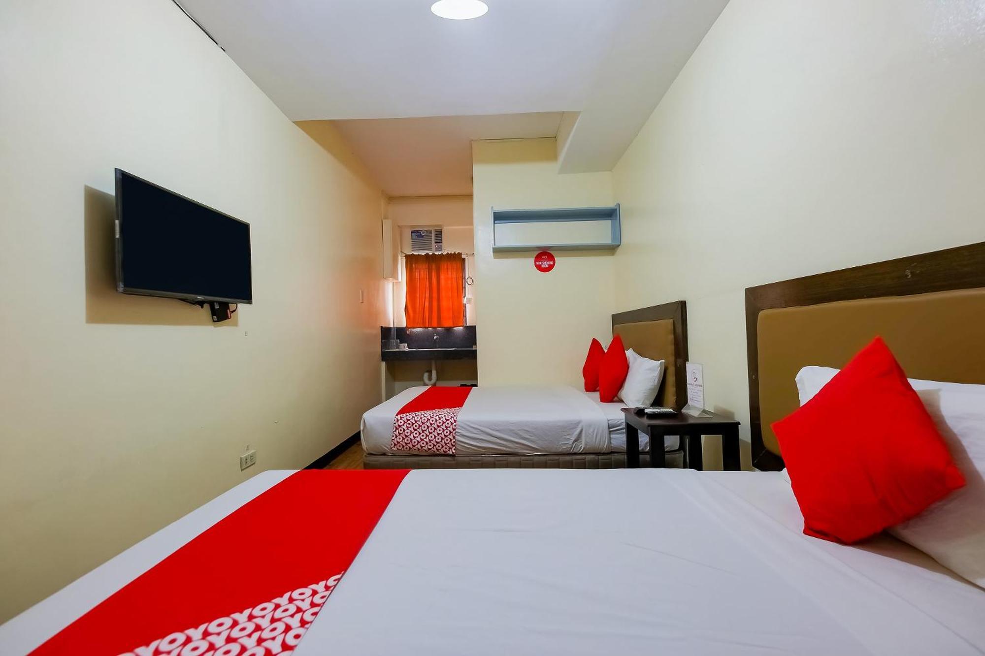 Oyo 431 Apollo 11 Apartelle Pasay Exteriör bild