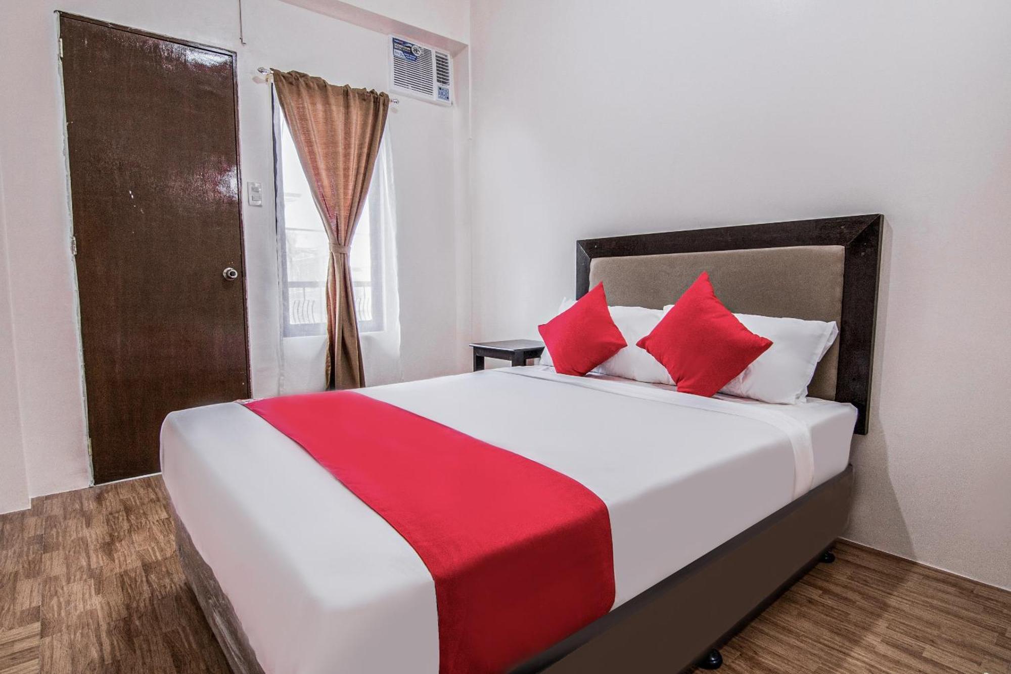 Oyo 431 Apollo 11 Apartelle Pasay Exteriör bild
